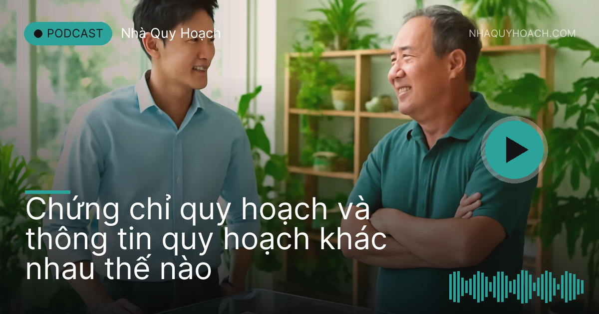 Kiến trúc sư trẻ và chủ đất trao đổi bên bàn kính trong văn phòng nhiều cây xanh
