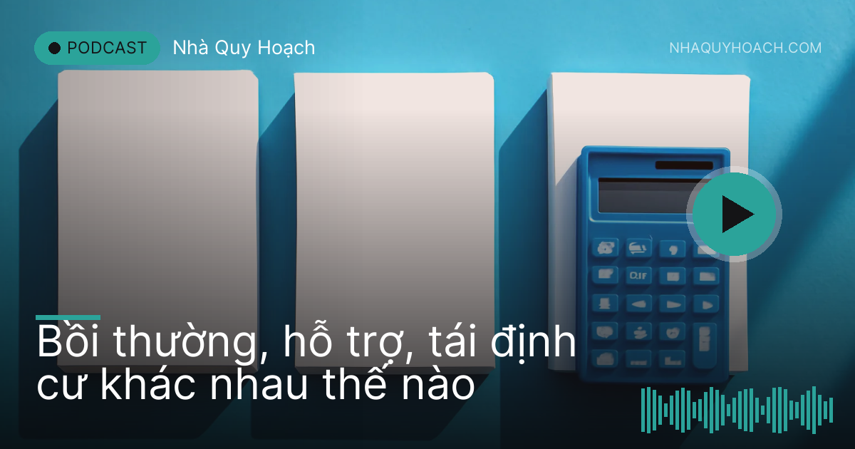 Ba chồng giấy úp và chiếc máy tính cầm tay trên bàn nhựa xanh dưới nắng sáng
